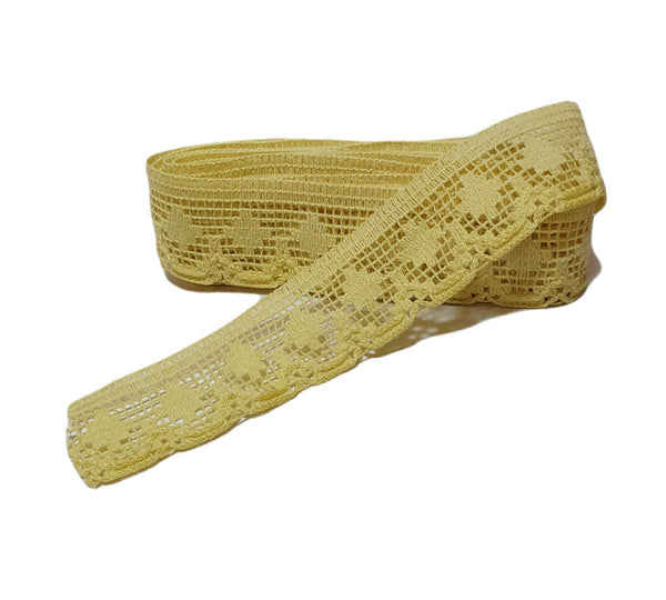 Pizzo in cotone disegno smerlato in cotone 100% con fiore centrale altezza 35 mm giallo