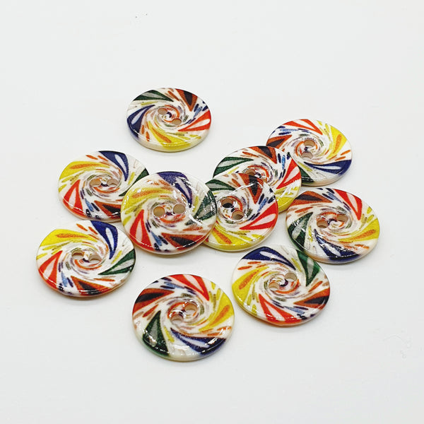 Bottone in madreperla con disegni colorati fantasia spirale mis 32